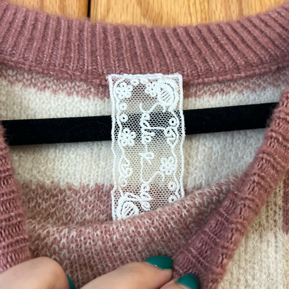 Sadie & Sage Checkered Sweater - Picture 3 of 4